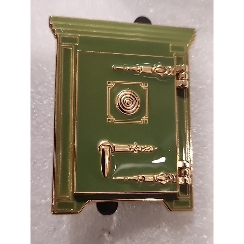 Disney Pin Titanic Heart of the Ocean Hinged Safe 25th Anniversary DS 153446